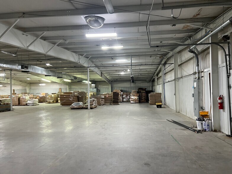 Primary Photo Of 374 Industrial Park Dr, Boone Showroom For Lease