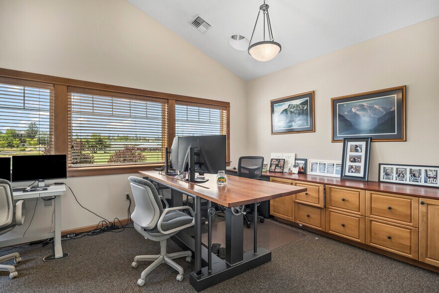 More Photos Of 796 SW Bradbury Way, Bend Office For Lease
