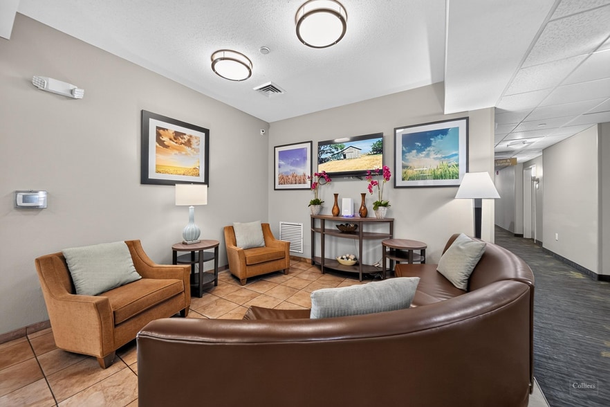 More Photos Of 1055 Waterford Commons Rd, Greenville Hotel For Sale