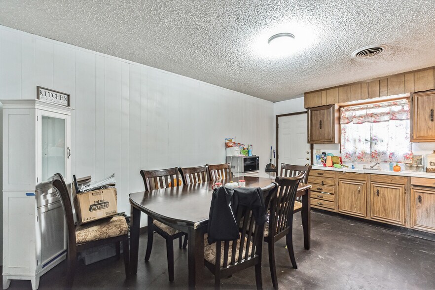 More Photos Of 604 N 3rd St, Haskell Multifamily For Sale