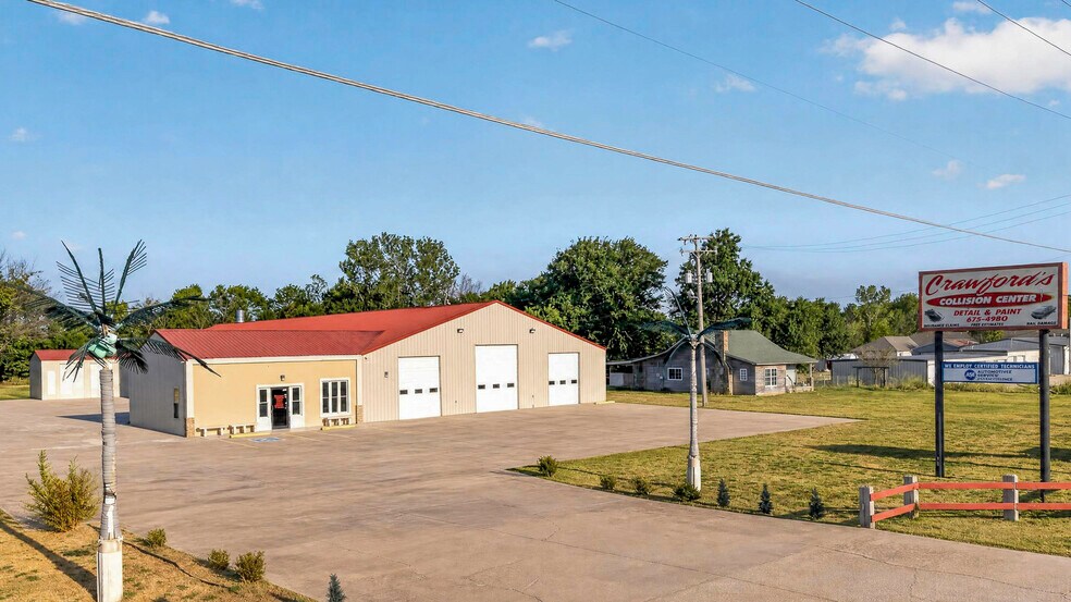 More Photos Of 412 N Mickey Mantle Blvd, Commerce Auto Repair For Sale
