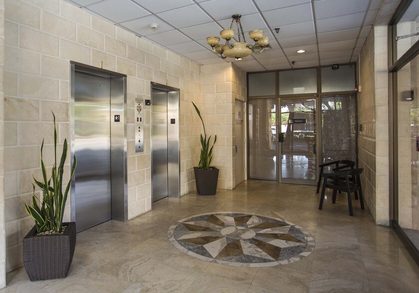 More Photos Of 1330 Coral Way, Miami Medical For Lease