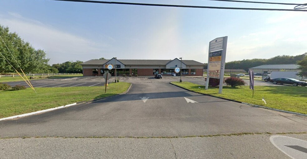 More Photos Of 199 Old Hartford Rd, Colchester Storefront Retail Office For Lease