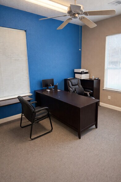 More Photos Of 595 Round Rock West, Round Rock Office For Lease