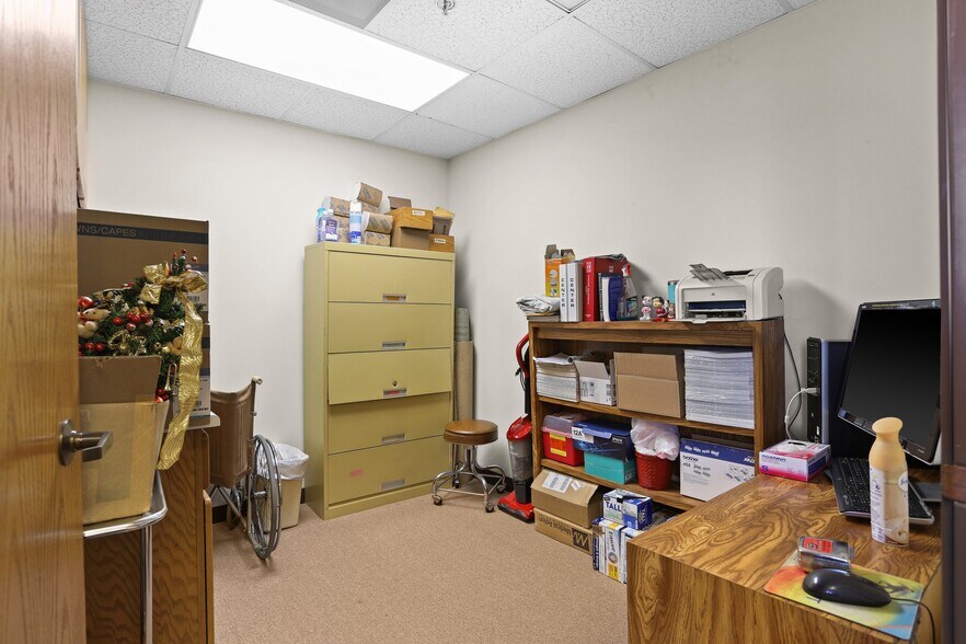 More Photos Of 999 N Tustin Ave, Santa Ana Office For Sale