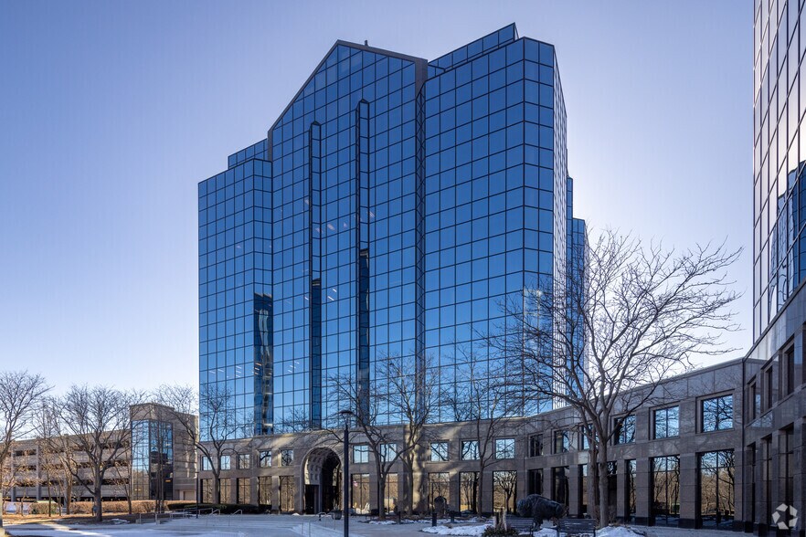 Primary Photo Of 2150 E Lake Cook Rd, Buffalo Grove Office For Lease