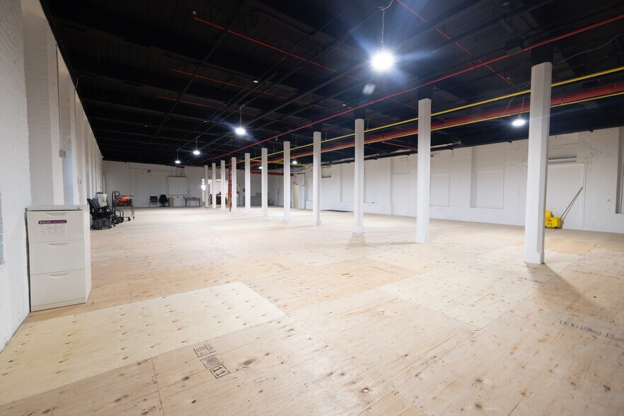 More Photos Of 185 6th Ave, Paterson Light Manufacturing For Lease