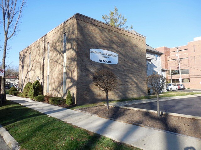 More Photos Of 204 S Macomb St, Monroe Office For Sale