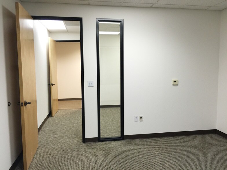 More Photos Of 440 S Melrose Dr, Vista Office For Sale