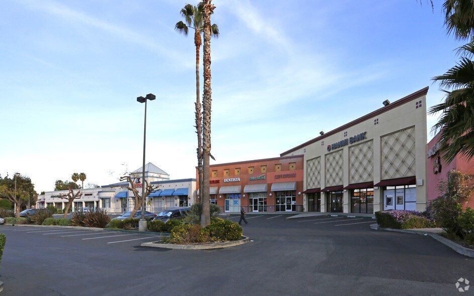 More Photos Of 2765-2775 El Camino Real, Santa Clara Freestanding For Lease