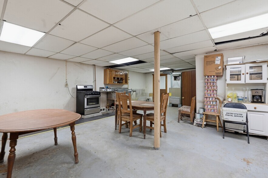 More Photos Of 1142-1148 Broadway, Camden Flex For Sale