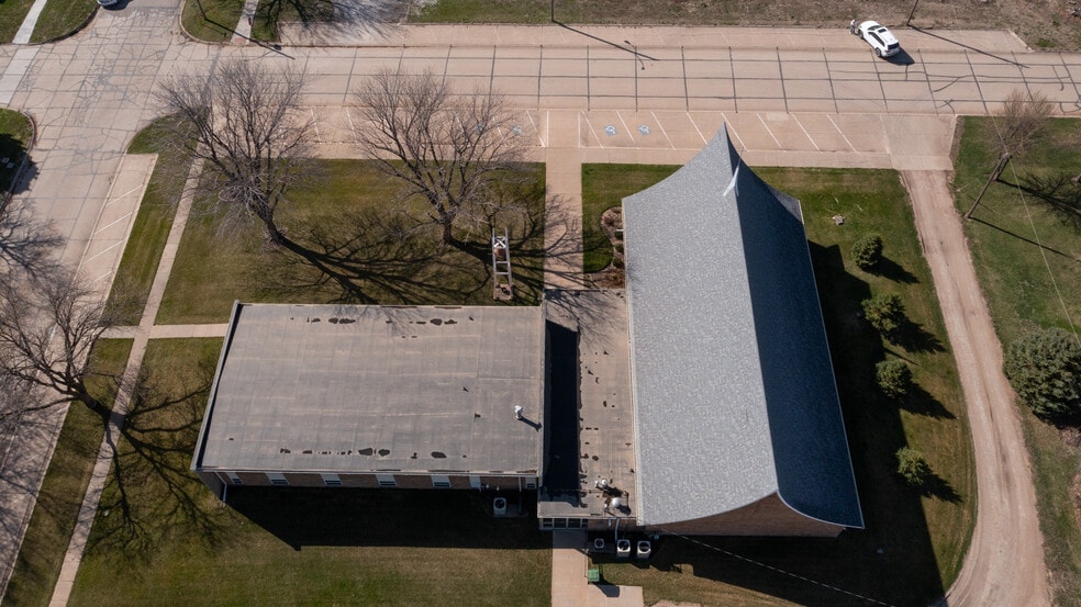 More Photos Of 381 H St, Hampton Religious Facility For Sale