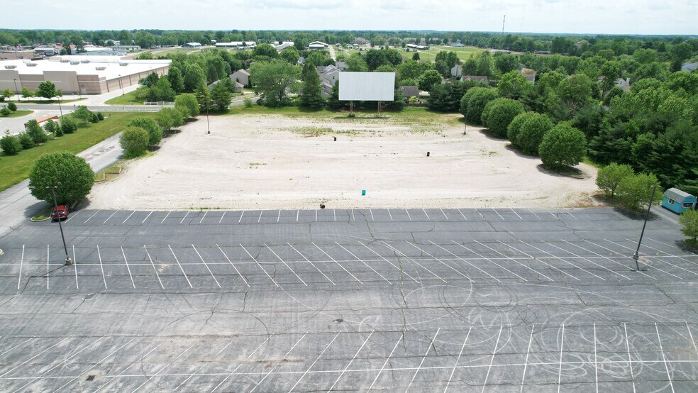 More Photos Of 870 Mallory Pky, Franklin Movie Theatre For Sale