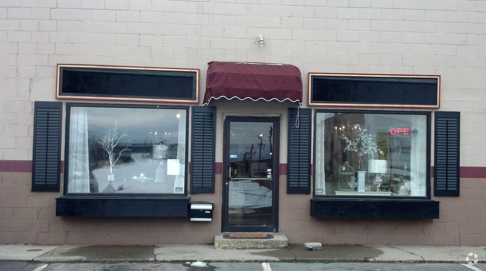 More Photos Of 11805 E 1st Ave, Spokane Valley Freestanding For Lease