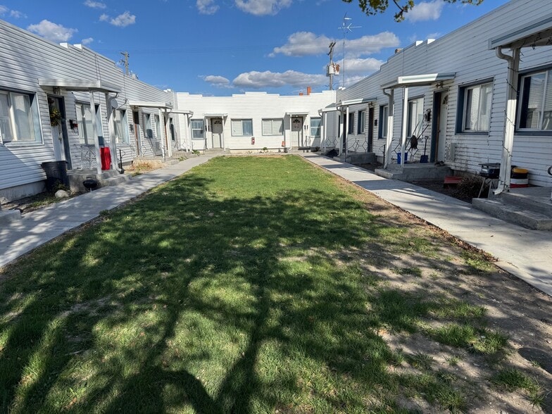 Primary Photo Of 1333 Miller Ave, Burley Apartments For Sale