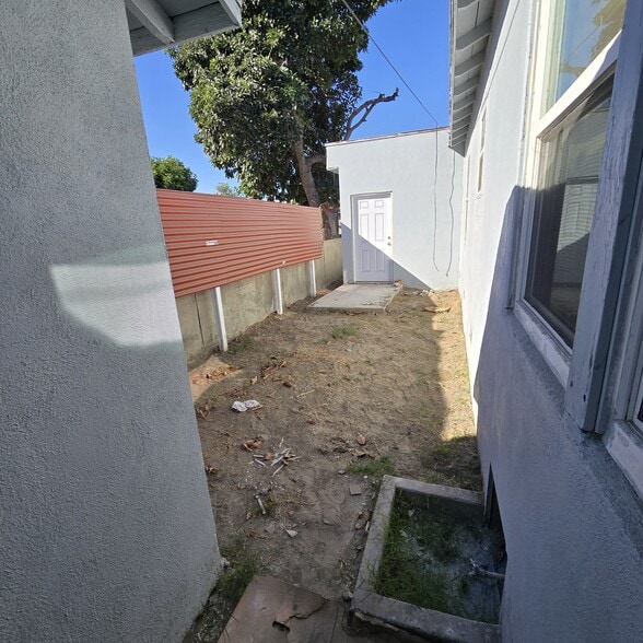 More Photos Of 15709 Bellflower Blvd, Bellflower General Retail For Sale