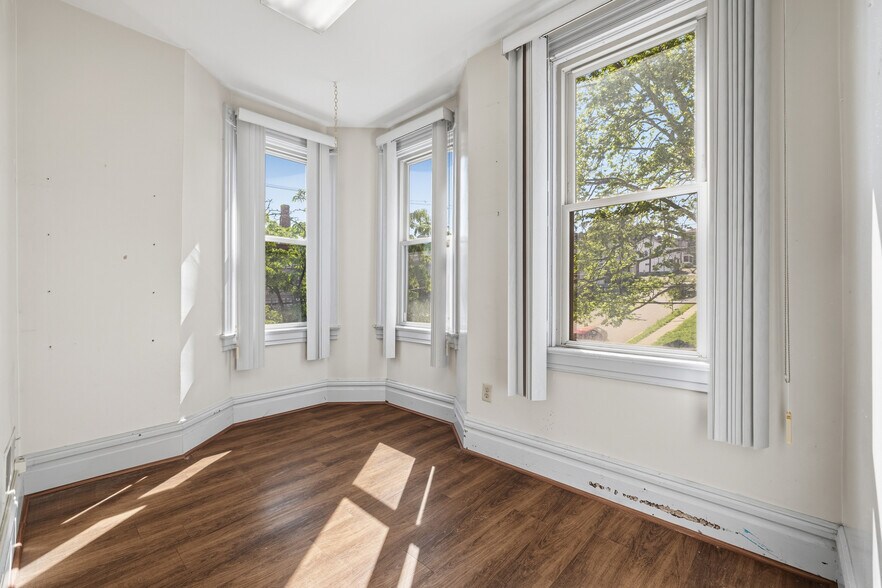 More Photos Of 101 W 9th Ave, Homestead Office For Sale