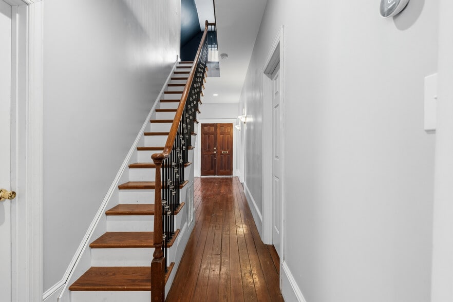 More Photos Of 405 Morson St, Raleigh Office For Sale