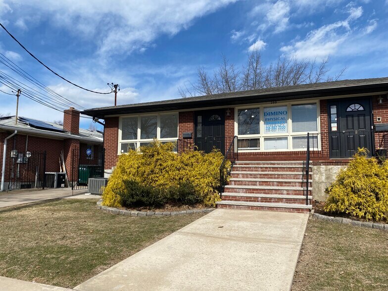Primary Photo Of 299 Guyon Ave, Staten Island Medical For Lease