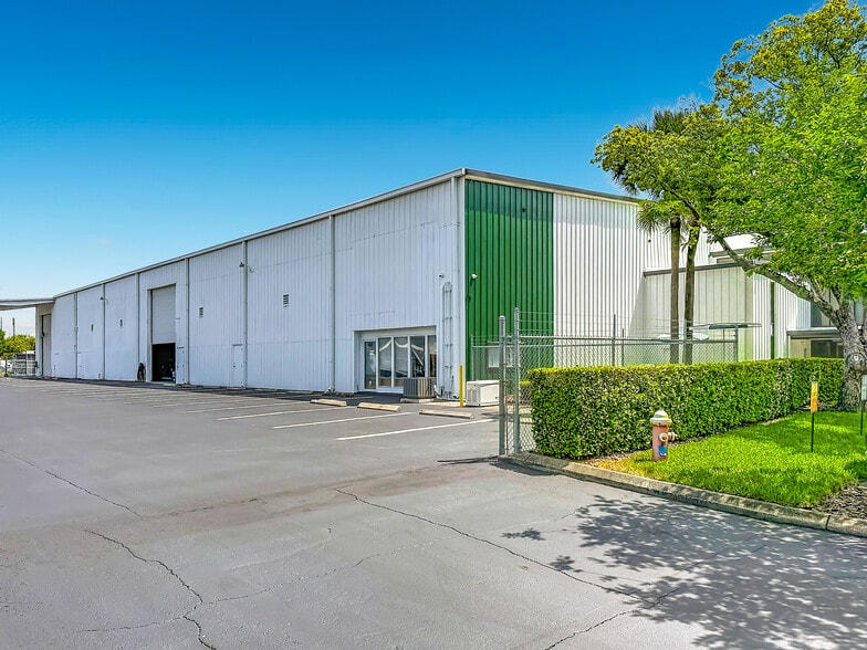 More Photos Of 4677 118th Ave N, Clearwater Manufacturing For Sale