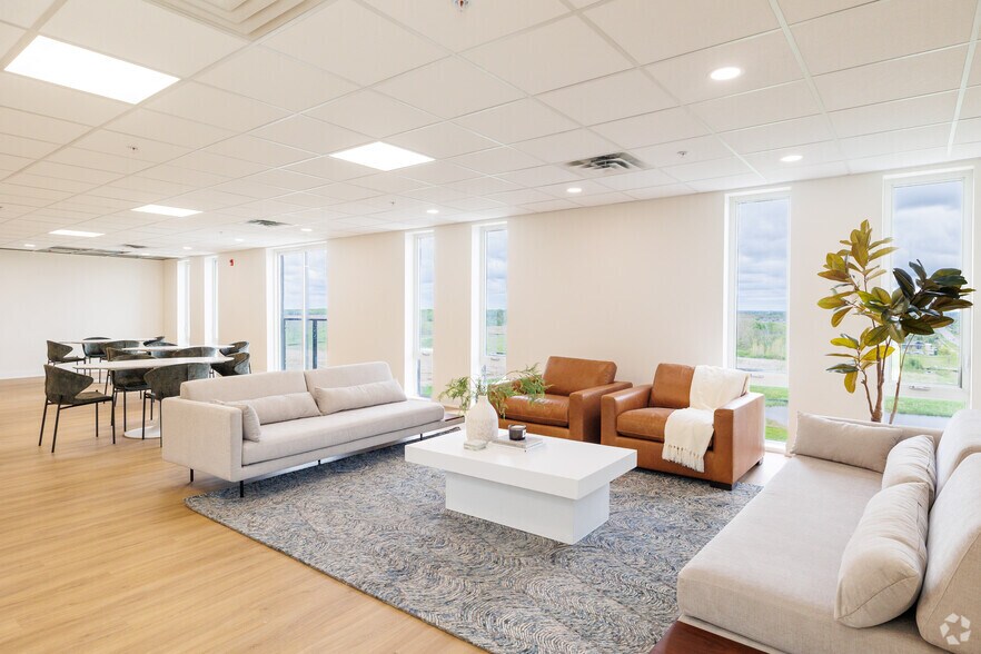 More Photos Of 600 Sunningdale Rd E, London Apartments For Lease