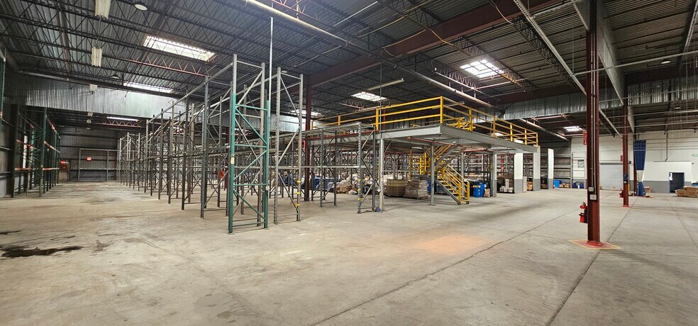 More Photos Of 13290 E Daum Dr, City of Industry Manufacturing For Sale