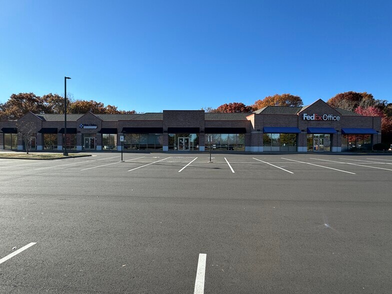 More Photos Of 3418-3450 Oakwood Hills Pky, Eau Claire Unknown For Lease