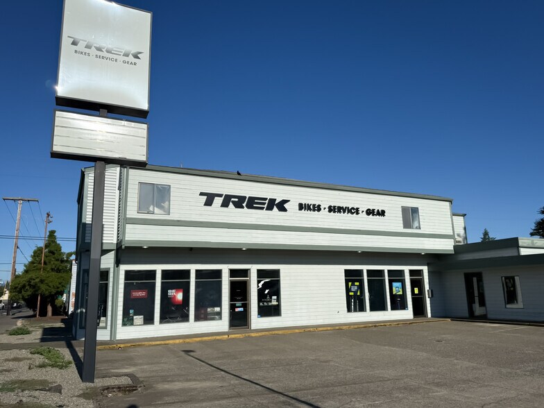 More Photos Of 1900 Harrison Ave NW, Olympia Freestanding For Lease
