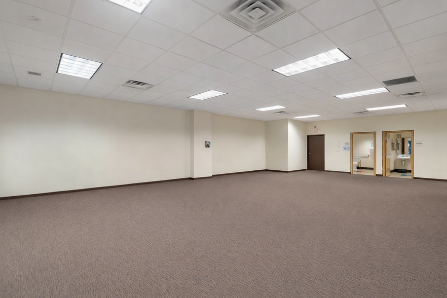 More Photos Of 125 W Exchange Pl, Kalamazoo Medical For Lease