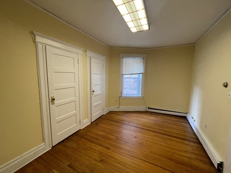 More Photos Of 594 Valley Rd, Montclair Storefront Retail Office For Lease