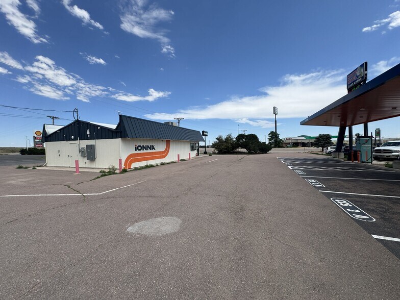 More Photos Of 290 Main St, Limon Restaurant For Lease