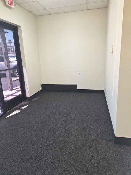 More Photos Of 4460 W Reno Ave, Las Vegas Light Manufacturing For Lease