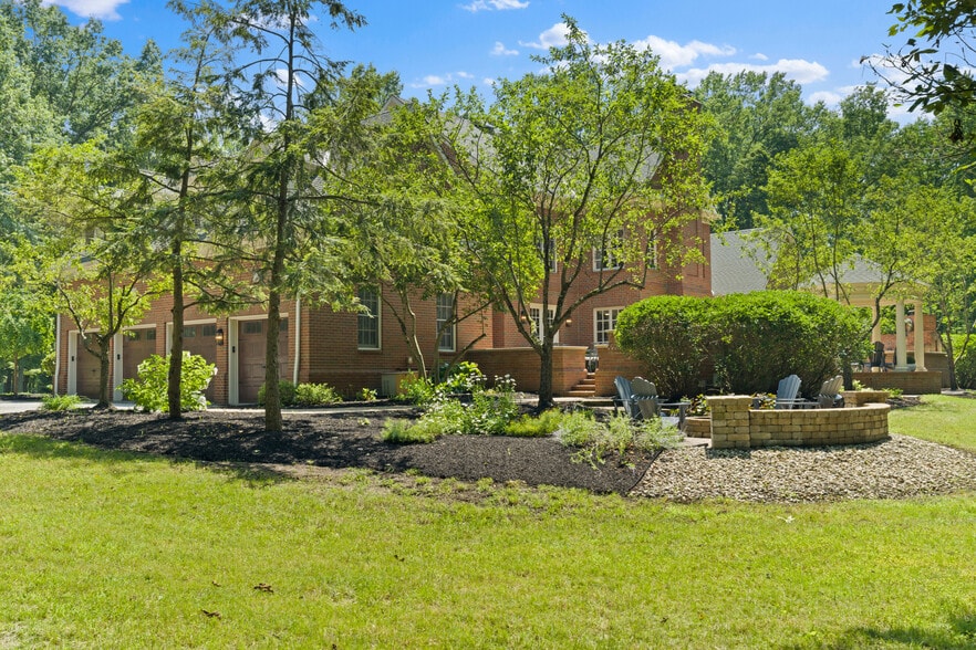 More Photos Of 5455 Plantation Rd, Sunbury Lodge Meeting Hall For Sale