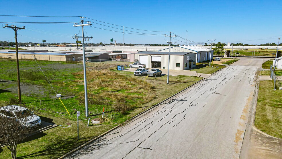 More Photos Of Handley St and HWY 290, Brenham Land For Lease