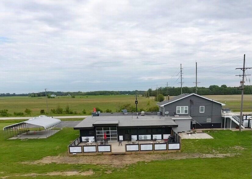 More Photos Of 7096 W State Route 17, Kankakee Restaurant For Sale