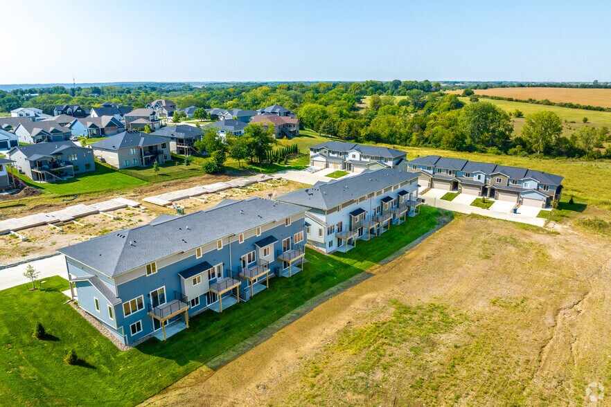 More Photos Of 9125 Calvin Dr, West Des Moines Apartments For Sale