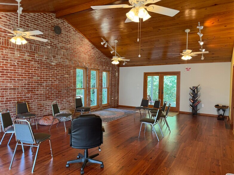 Primary Photo Of 10508 S Glenstone Pl, Baton Rouge Loft Creative Space For Lease