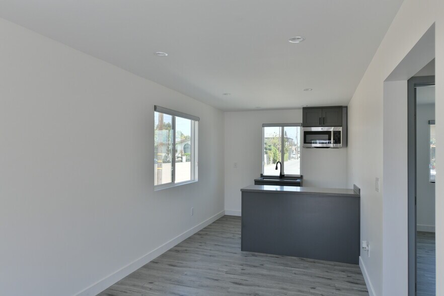 More Photos Of 6221 Corona Ave, Bell Apartments For Sale