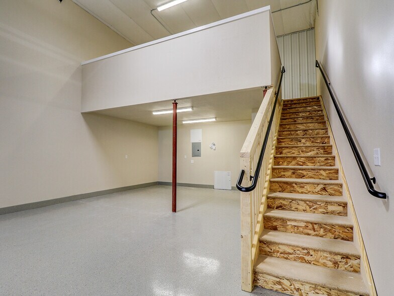 More Photos Of 341 1st St, Mead Warehouse For Sale