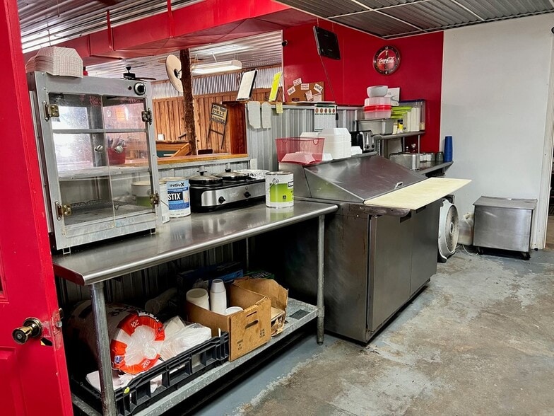 More Photos Of 5661 County Road 114, Brundidge General Retail For Sale