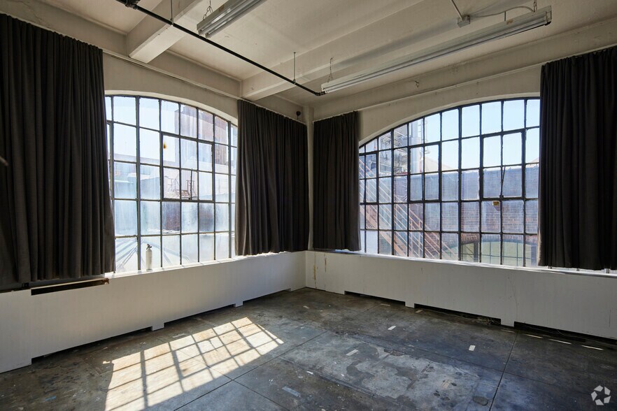 More Photos Of 890 Garrison Ave, Bronx Office For Sale