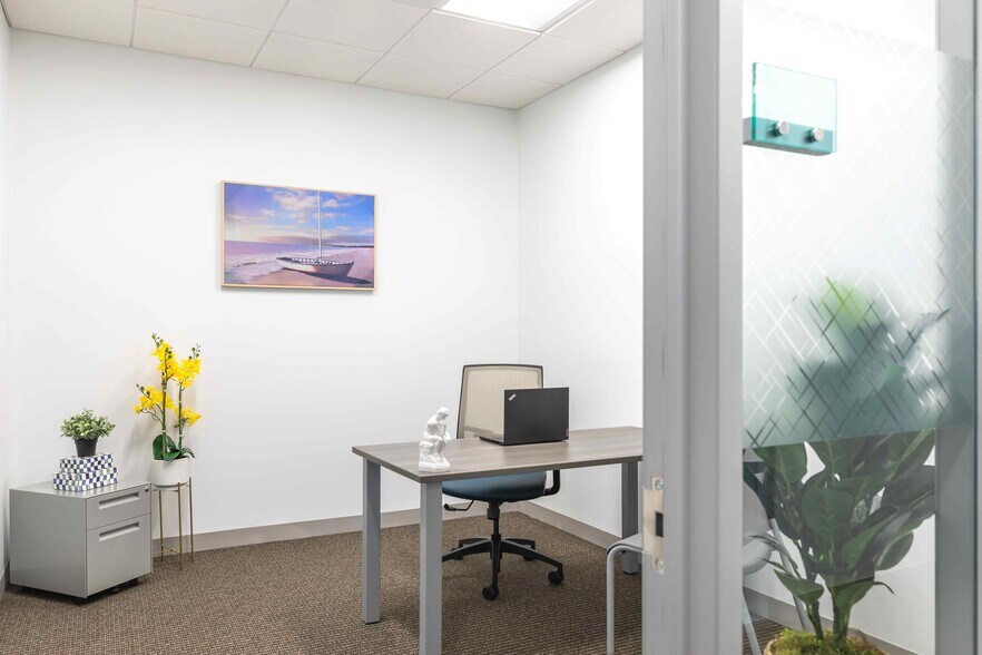 More Photos Of 1200 N Federal Hwy, Boca Raton Coworking Space