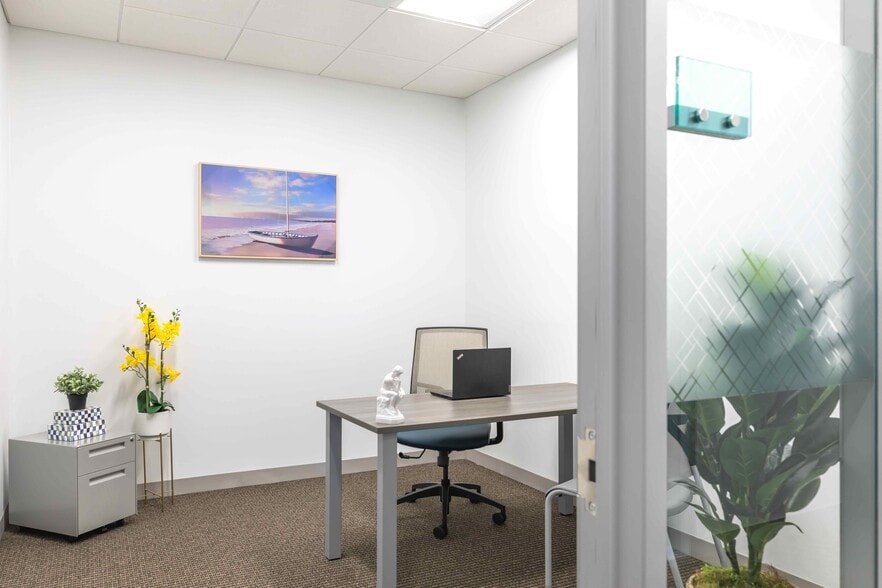 More Photos Of 1200 N Federal Hwy, Boca Raton Coworking Space