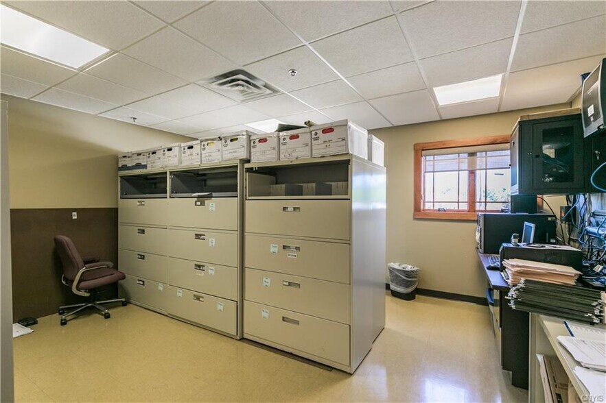 More Photos Of 4488 Onondaga Blvd, Syracuse Office For Sale