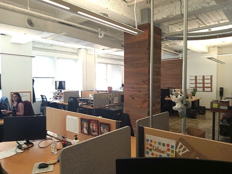More Photos Of 1429-1433 Walnut St, Philadelphia Office For Lease