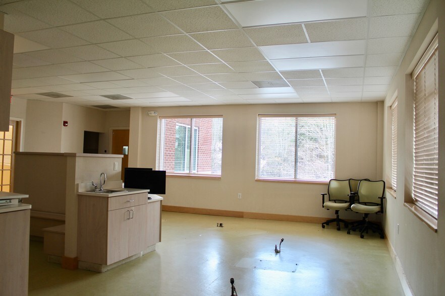 More Photos Of 200 Timberhill Pl, Chapel Hill Medical For Sale