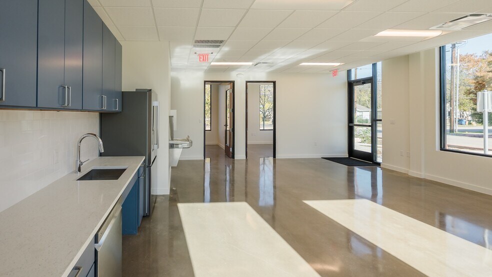 More Photos Of 503 Radam Ln, Austin Office For Lease
