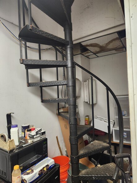 More Photos Of 3149 Kensington Ave, Philadelphia Storefront For Sale