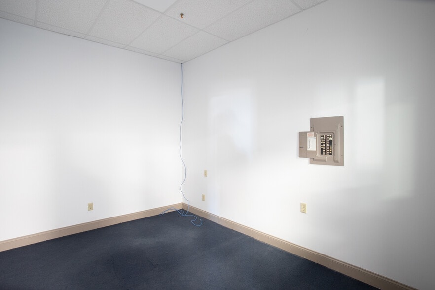 More Photos Of 63 Water St, Fall River Warehouse For Lease