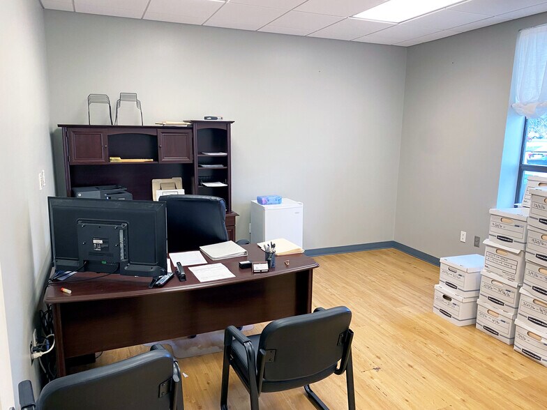 More Photos Of 11 Midtown Park E, Mobile Medical For Lease